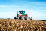 vignette champ culture machine agricole tracteur